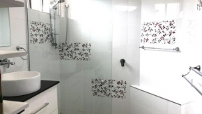 Salt Spray Unit 3, Caloundra